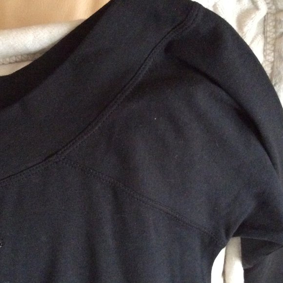 Tommy Hilfiger Y2K Beaded TH logo, 3/4 sleeve top (Sz. S) - Picture 7 of 15